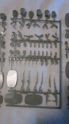 UNBRANDED US MARINES FIGURES AND WEAPONS INFANTRY MODEL KIT - Picture 4 of 5