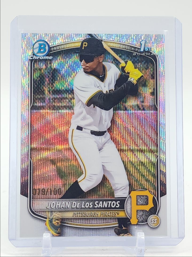JOHAN DE LOS SANTOS 2025 BOWMAN CHROME 1ST WAVE REFRACTOR /100 Q4920