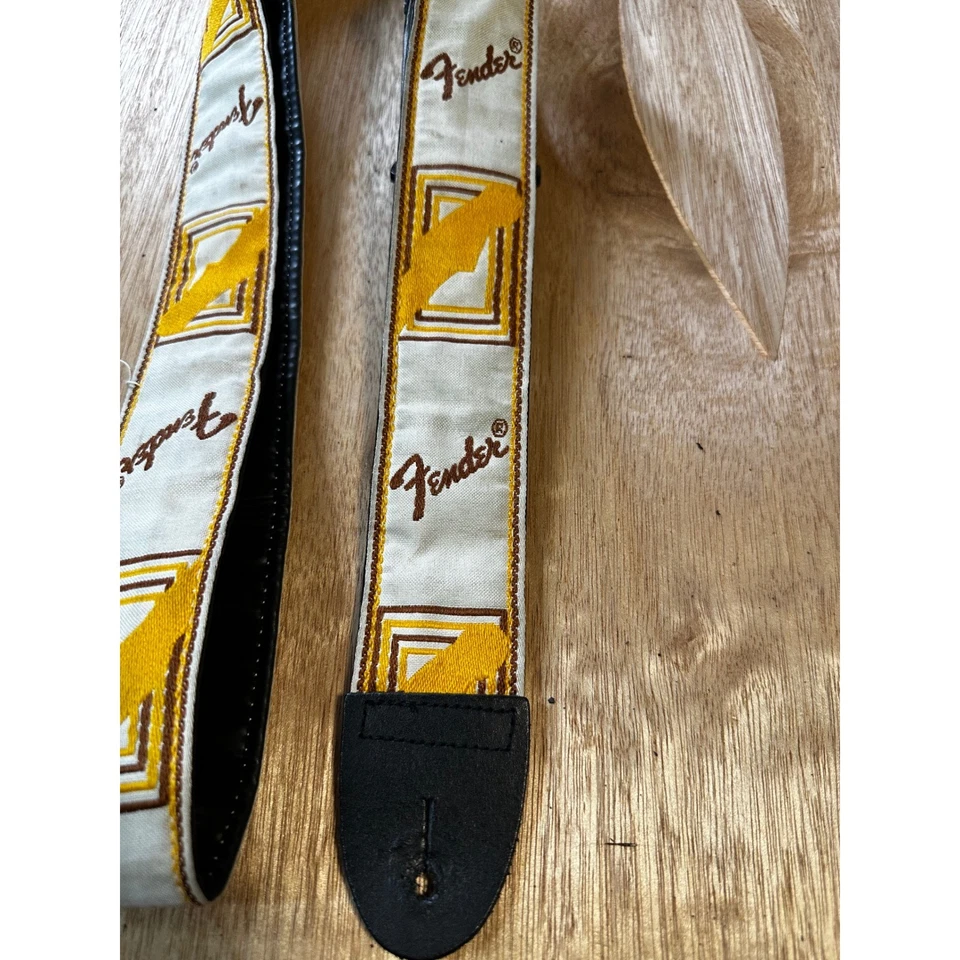 Correa de guitarra Fender blanca amarilla patrón geométrico ajustable acolchada Foto 2 de 4