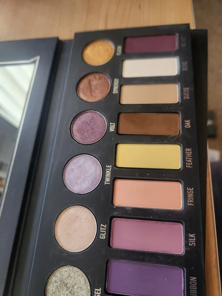 Kat Von D Metal Matte Metal Matte Eyeshadow Palette Authentic - Image 4 of 4