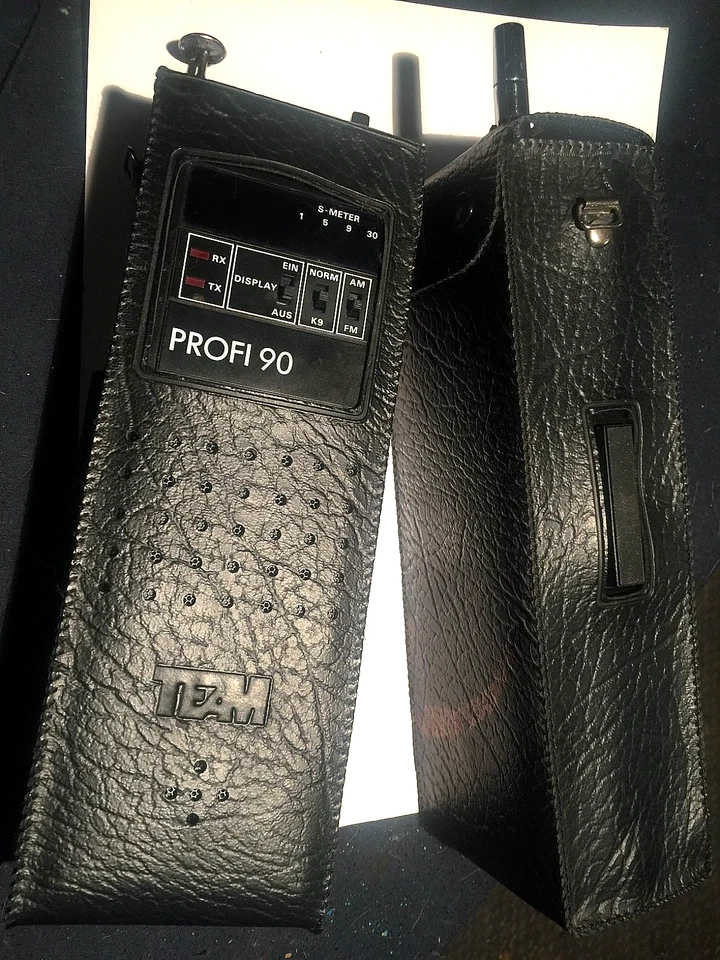 2 TEAM PROFI 90 CB HANDFUNKGERÄTE & ZUB  SUCHE 60er CB HANDPUSTEN +WALKYS+ PHONO - Bild 2 von 4