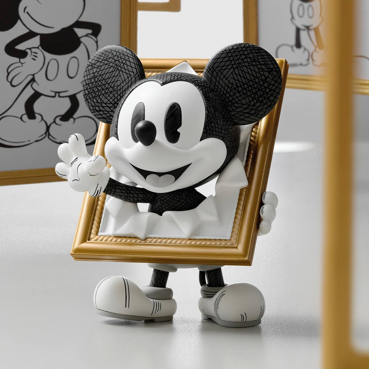 DISNEY MICKEY BOUNDLESS CREATIVITY SERIES FIGURES 3.94INCHES
