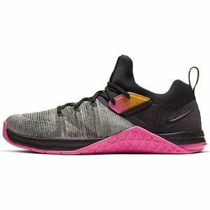 womens nike flyknit metcon