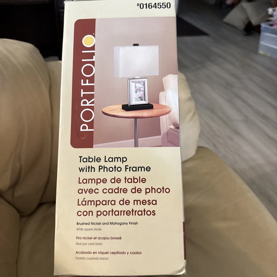 Lámpara de mesa con marco de fotos Foto 2 de 4