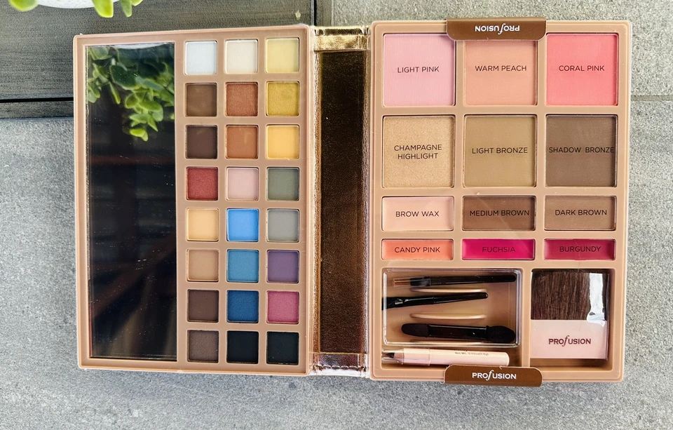 Profusión Complete Face Kit ( Eyeshadow-Contour-Eyeliner Pencil-Highlighter, Etc - Image 4 of 4