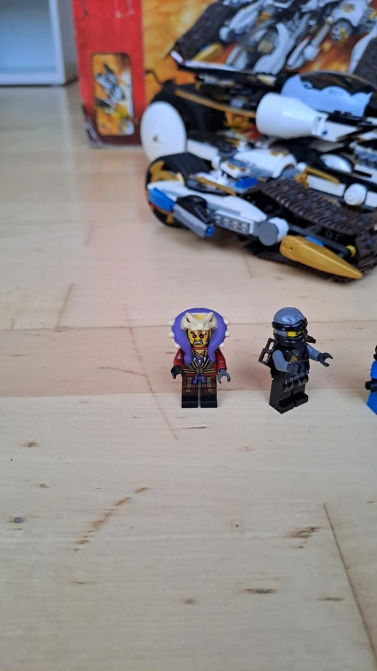 LEGO Ninjago 70595 Ultra Stealth Raider, Foto 2 von 5