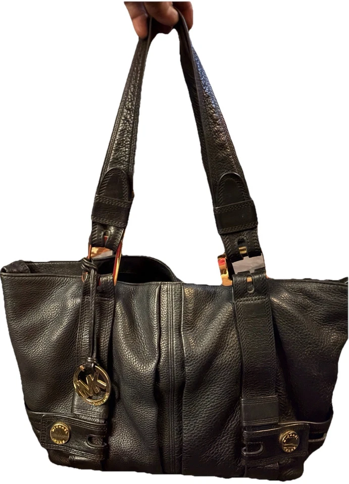 Bolso de Mano Michael Kors Grande Arnés Cuero Guijarro Negro con Acentos Dorados Cartera Foto 4 de 4