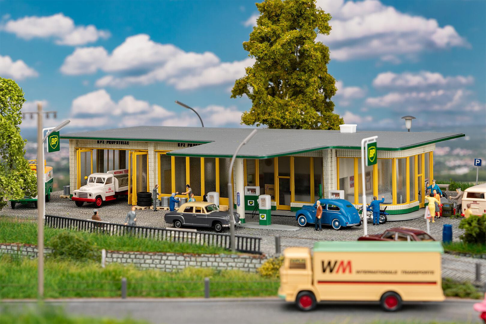 Faller 130592 Spur H0  - Gro&szlig;e BP Tankstelle  NEU und OVP