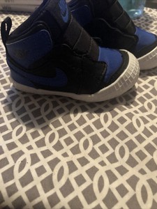 baby sneakers size 3c