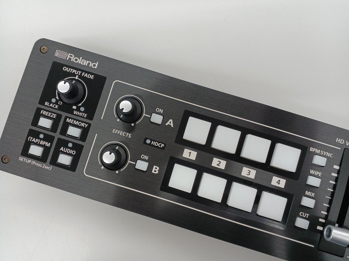 Roland V-1HD Portable 4 x HDMI Input Video Switcher from Roland V-1HD Portable 4 x HDMI Input Video Switcher from