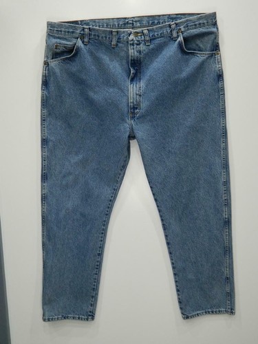 Wrangler mens blue jeans size 46 X 30 