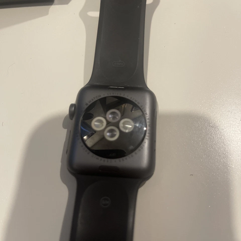 Apple Watch Series 2 42mm Black Band "AS IS" - Image 4 of 4