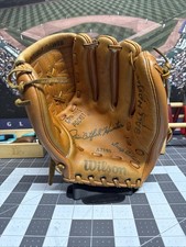 1970  s EraWilson A2195 Ball Glove Jim  Catfish  Hunter 10  