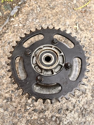 Suzuki RG 250 Gamma GJ21B C reg sprocket and carrier