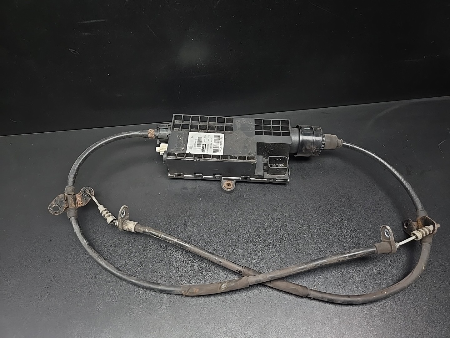 2014-2017 MASERATI QUATTROPORTE EMERGENCY PARKING BRAKE ACTUATOR W/ CABLE OEM