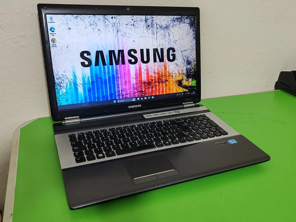 17 inch Core i7 Samsung Gaming Laptop 1TB Storage ( SSD And HDD ) - Image 2 of 4