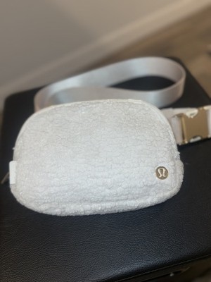 Everywhere Belt Bag Lululemon Fleece Sherpa Natural Ivory Trench Gold