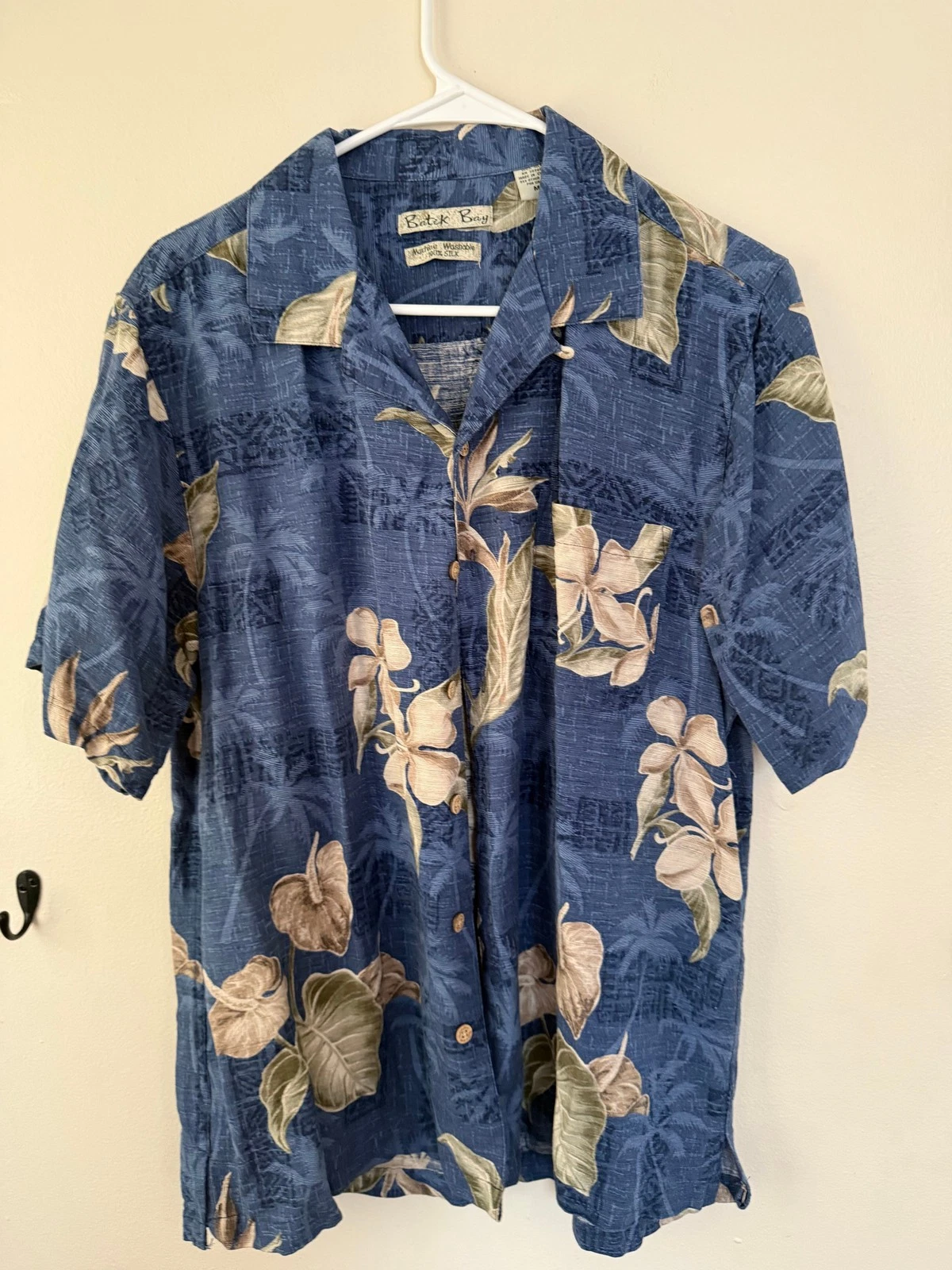 Batek Bay Mens Hawaiian Shirt M Blue Floral Tropical 100% Silk Button Up
