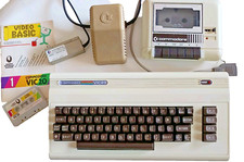 Commodore VIC 20 con accessori originali