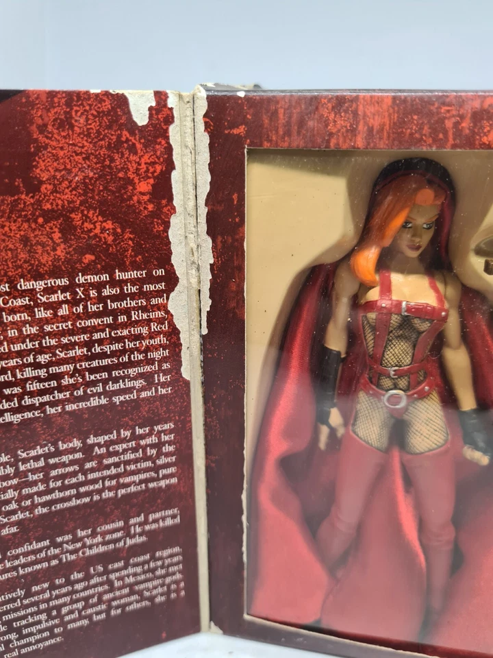 Figura de acción exclusiva Crimson Scarlet X of the Red Hoods coleccionable 2000 nueva Foto 4 de 4