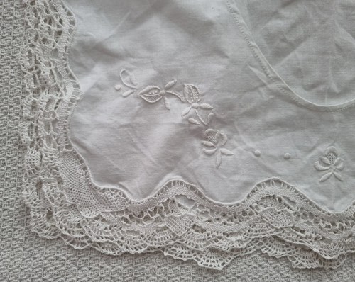 White Hand Embroidered Vintage cotton lace Collar - Picture 2 of 9