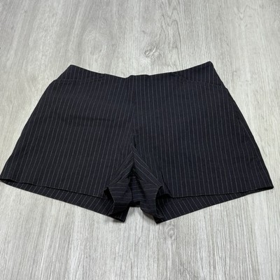 Vintage Y2K Esprit Black/White Pinstripe Shorts Size 3/4