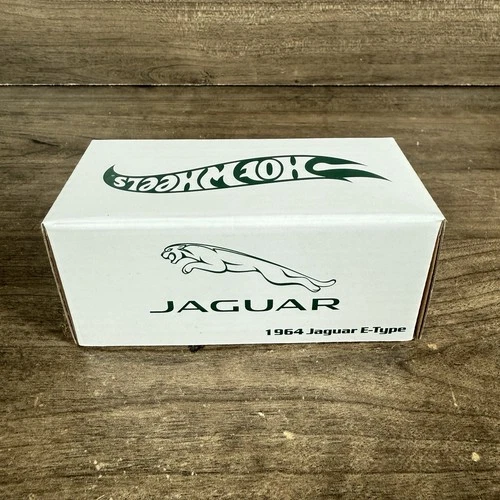 2023 Hot Wheels Red Line Club Exclusive 1964 Jaguar E-Type Spectraflame Green