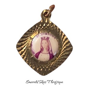 Religious St Saint Dymphna patron mental illness relic charm pendant. Free ship