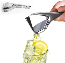 Lemon Squeezer Stainless Steel,Handheld Citrus Squeezer with Built-In Straine...