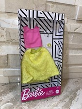 BARBIE COMPLETE LOOKS FASHION DRESS UP SET