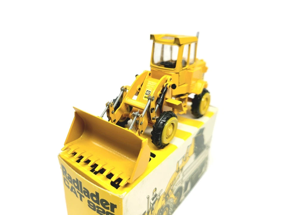 Caterpillar Cat 920 Wheel Loader - Conrad Gescha 1:50 Scale Diecast Model #2880 - Image 3 of 4
