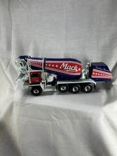 Mack FCM Series Front Discharge Mixer Concrete #500 Die Cast Replica