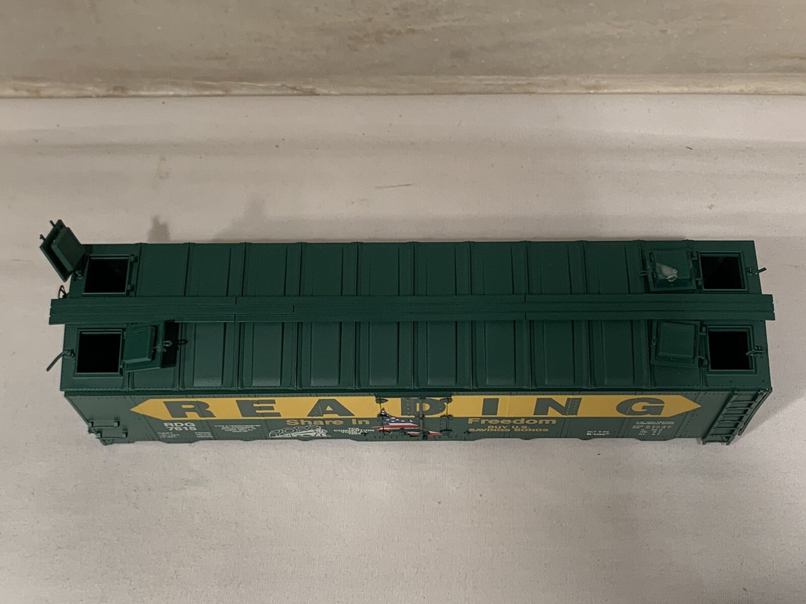 KLINE READING 40’ STEEL SIDE REEFER CAR SHELL & FRAME NO TRUCKS! O
