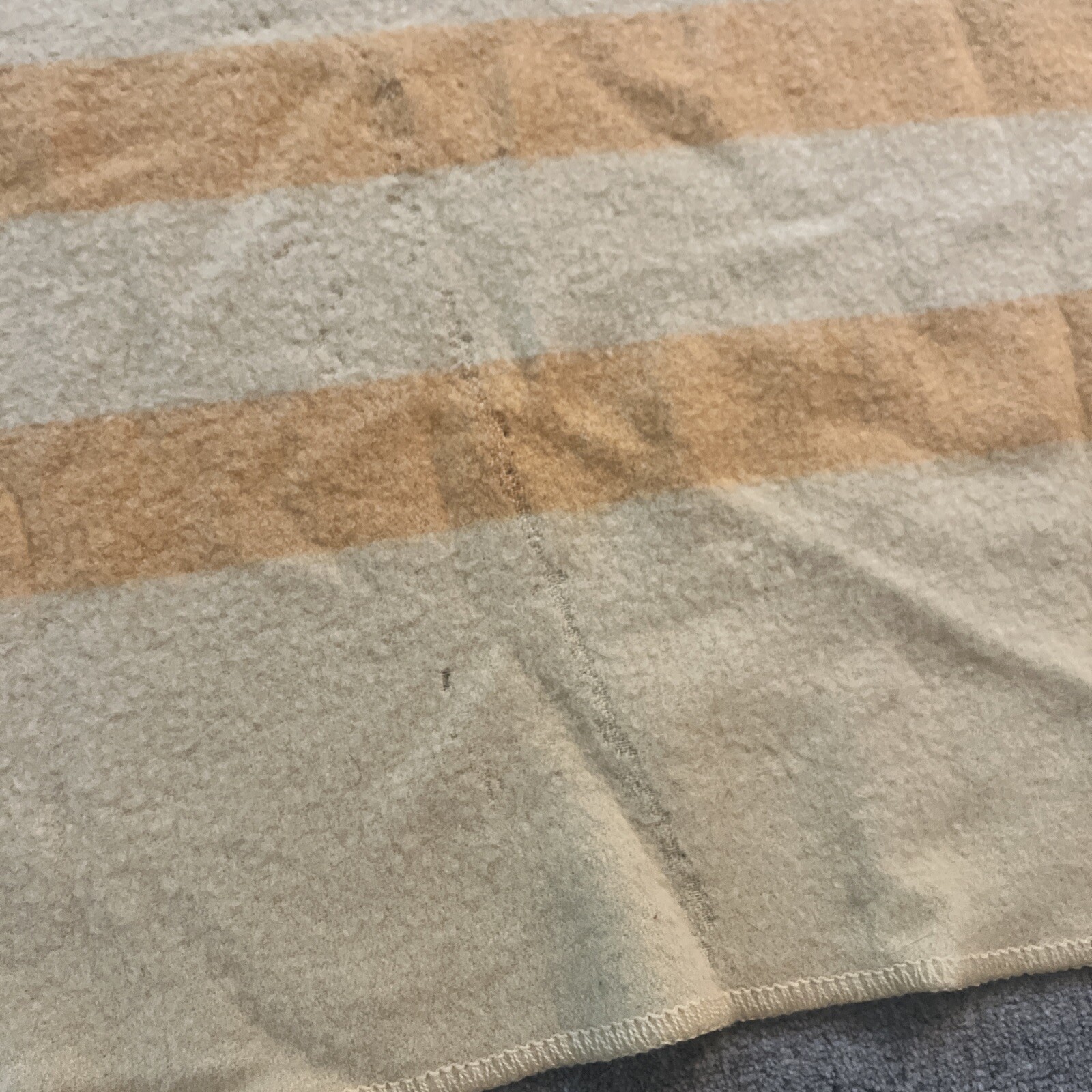 Vintage Kenwood Virgin Wool Ramcrest Cream and Yellow 77”x69” Blanket