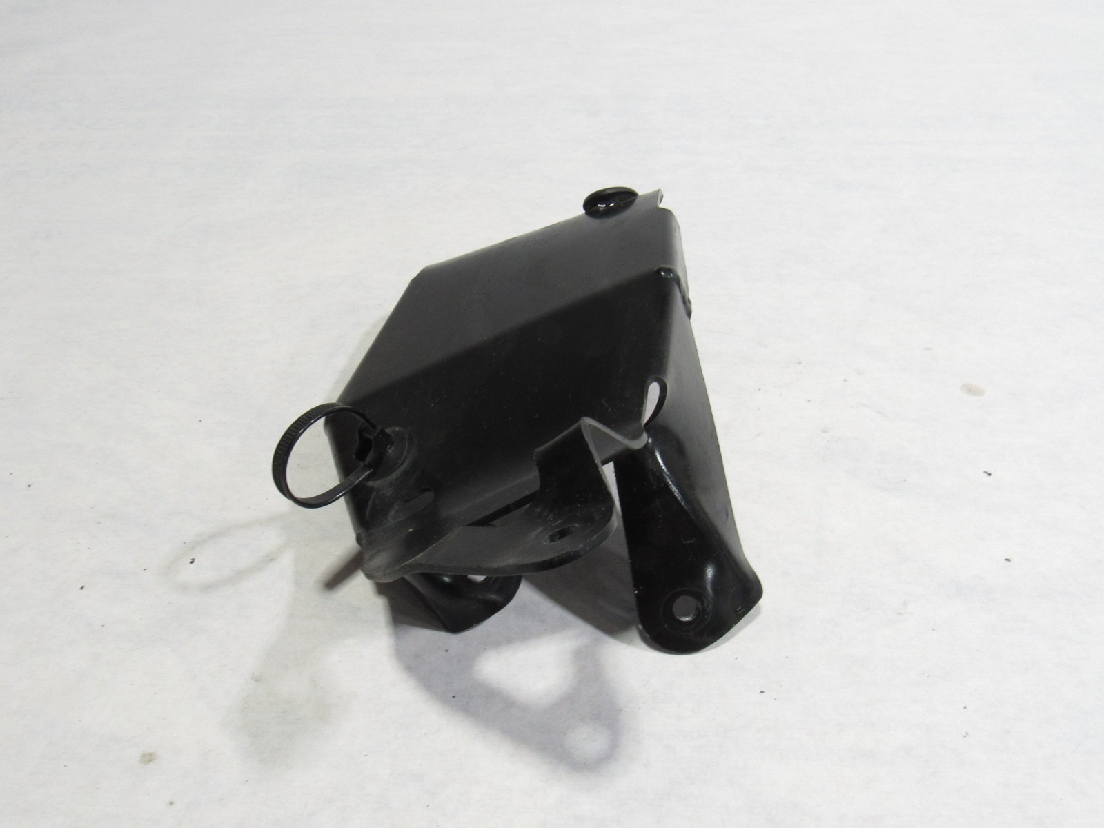 17-20 Mclaren 720S 720 2020 Rear Left Driver Radiator Support Mount Bracket ;$8