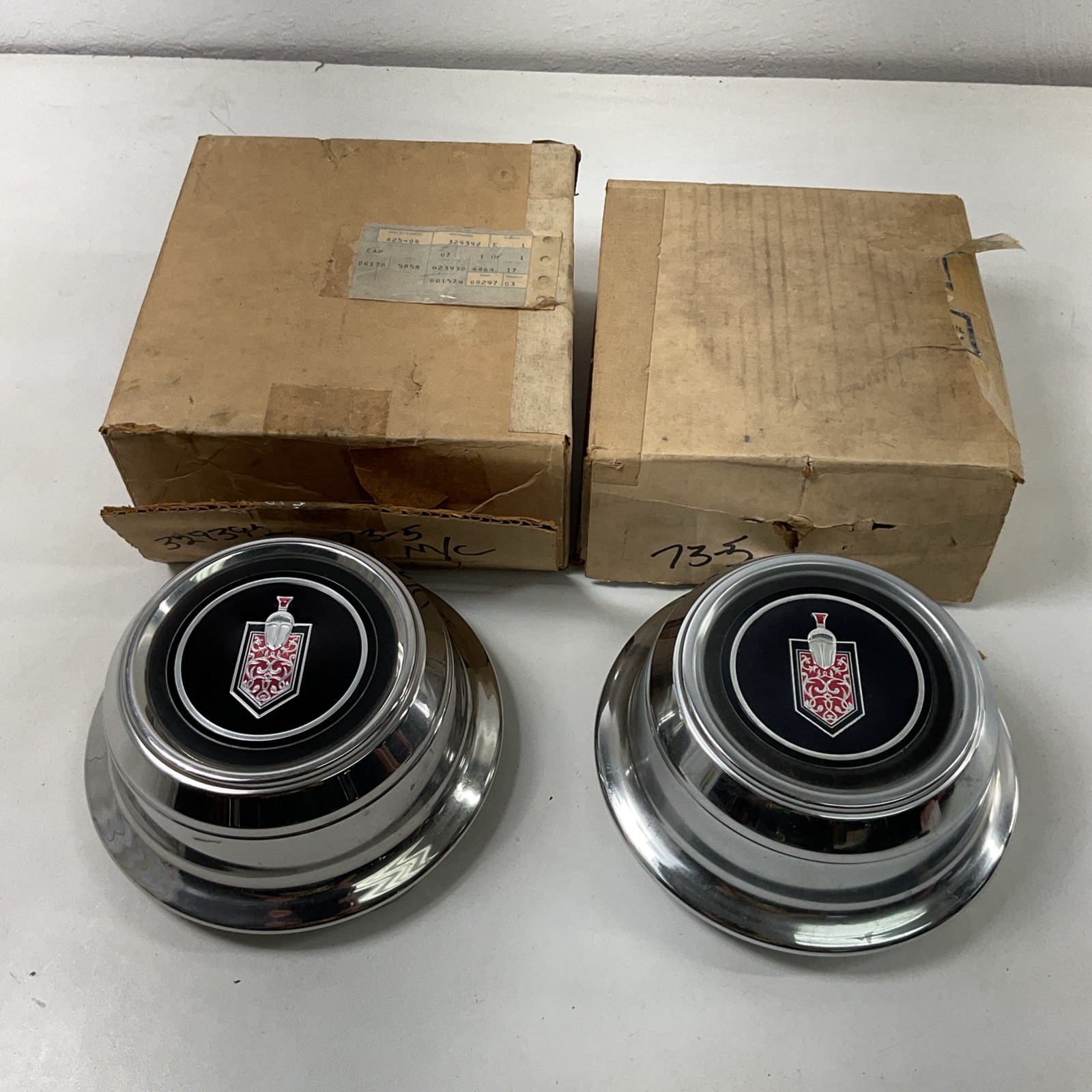 NOS 1973-75 Monte Carlo Wheel Center Cap 329392 (2) j5
