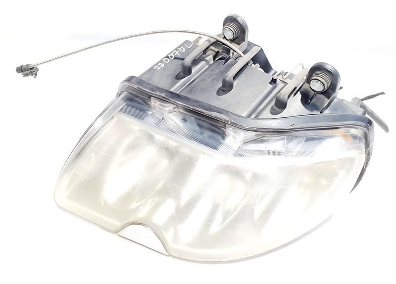 Left Headlight Works Has Slight Haze OEM 2007 Maserati Quattroporte