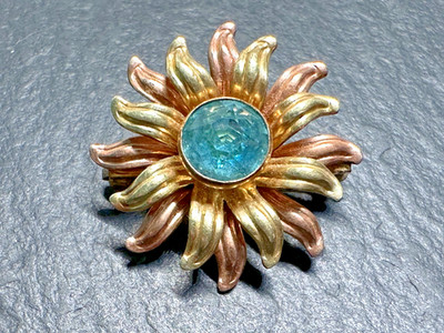 VINTAGE VAN DELL 1/20TH 12K GF GOLDEN FLOWER WITH BLUE CENTER 3/4'' BROOCH H598