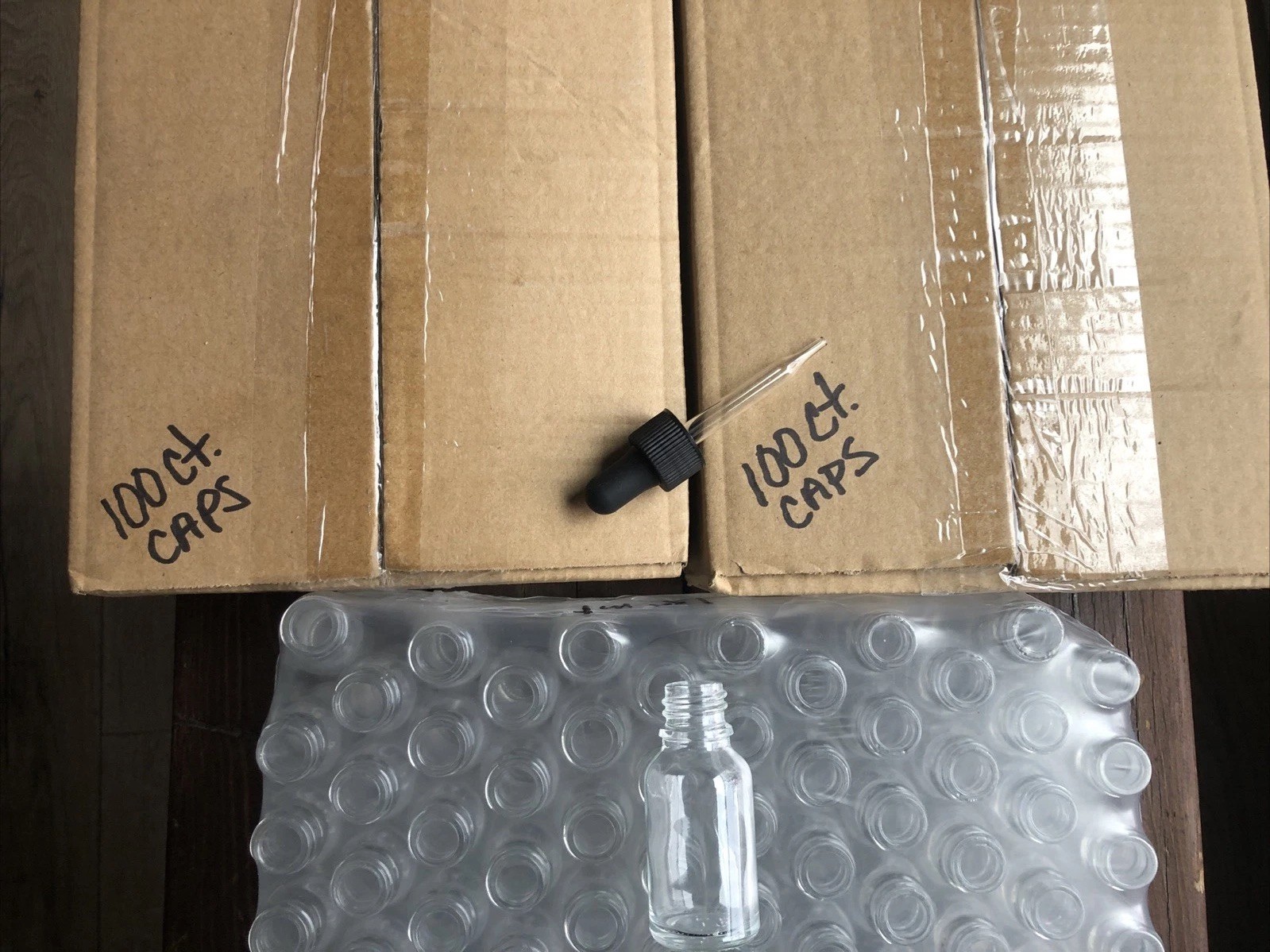 & 200 Dropper Caps