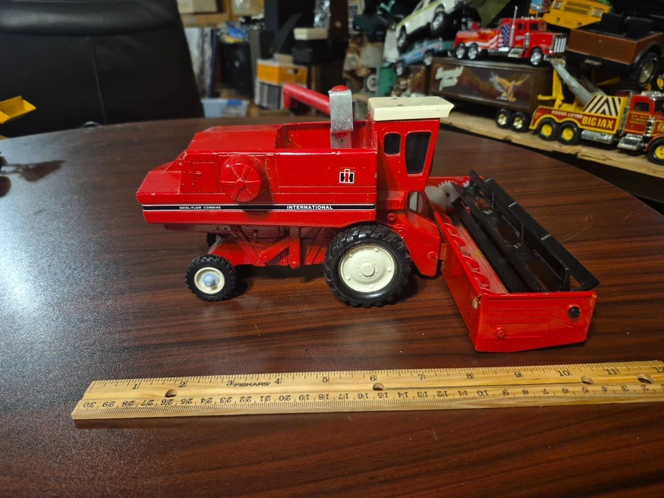 Ertl International Axial Flow Combine - Image 3 of 4