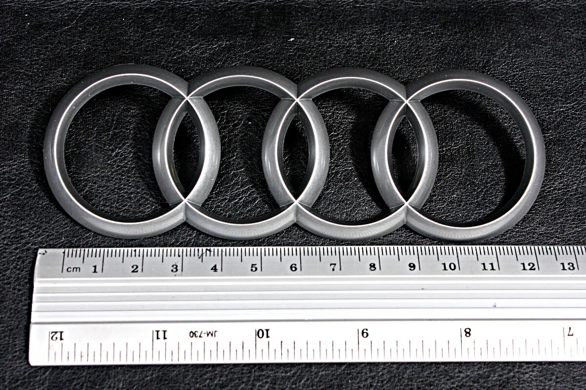 Genuine Engine Cover Emblem Logo Fits Audi A1 A3 A4 A5 A8 Q3 Q7 A7 TT Mk2 2009