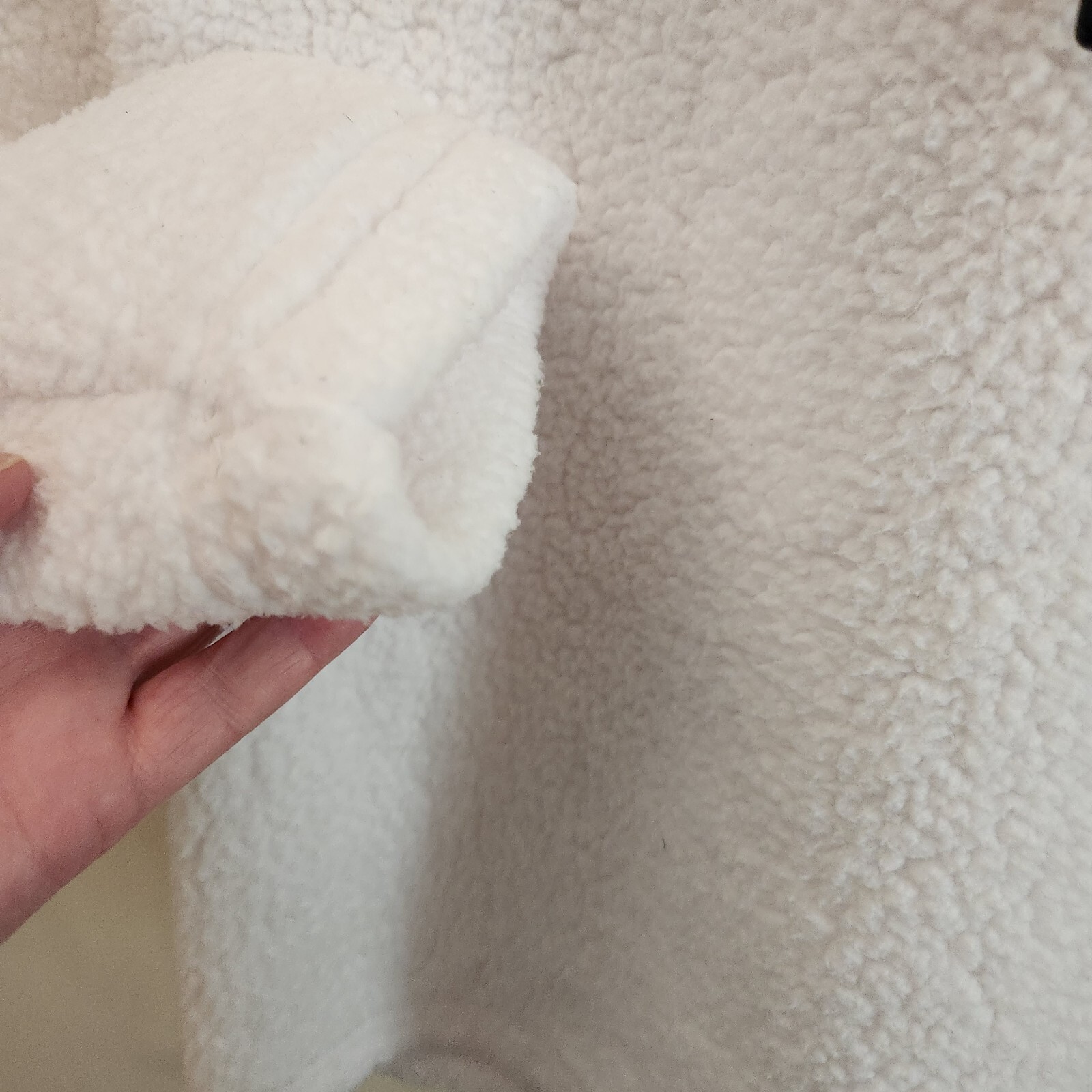 Giacca con cappuccio Fila bianca soffice taglia small LS pullover