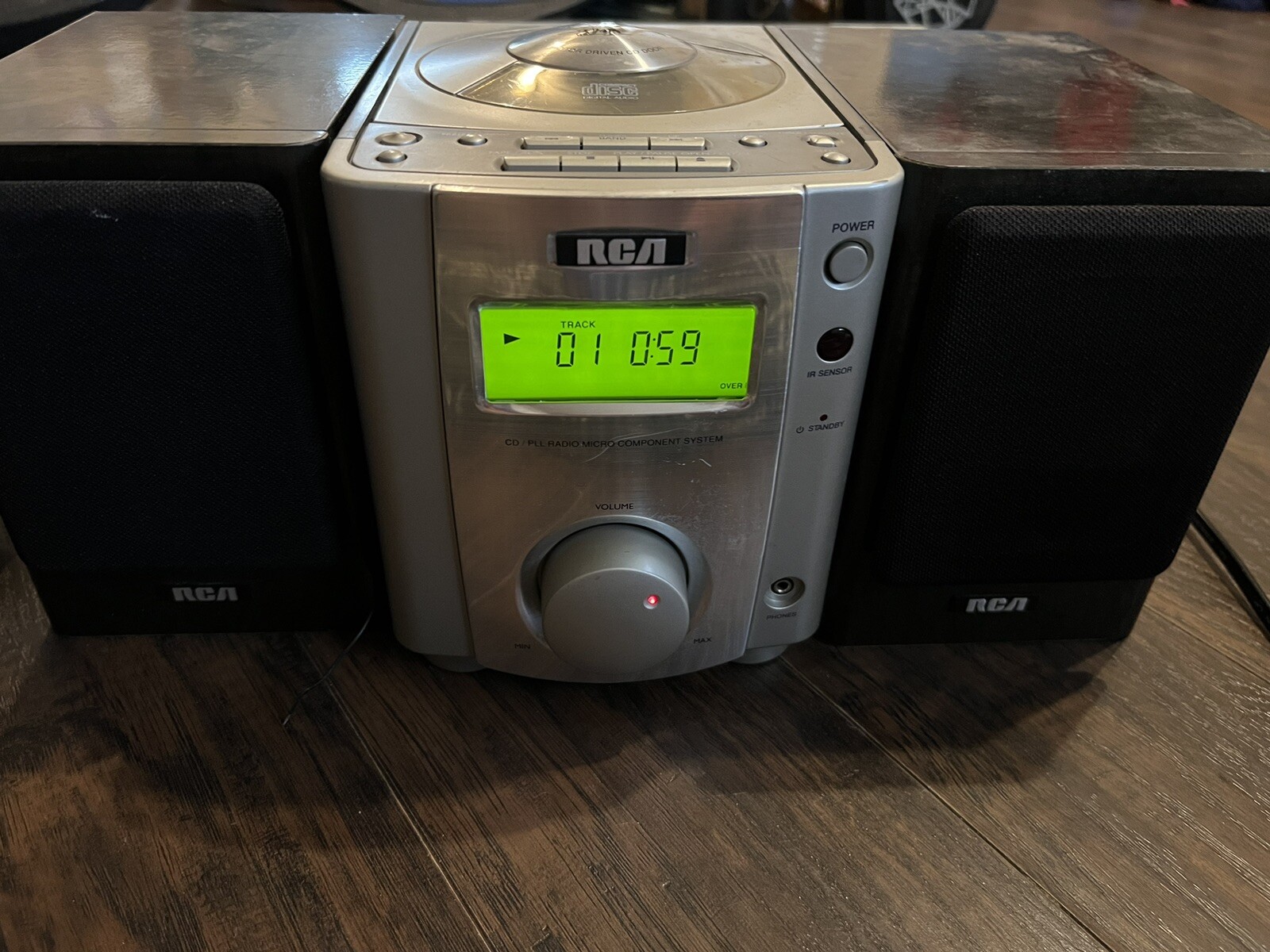 RCA RS-9150A Audio System CD Player AM/FM Clock Radio & Speakers READ DISCRIPTIO