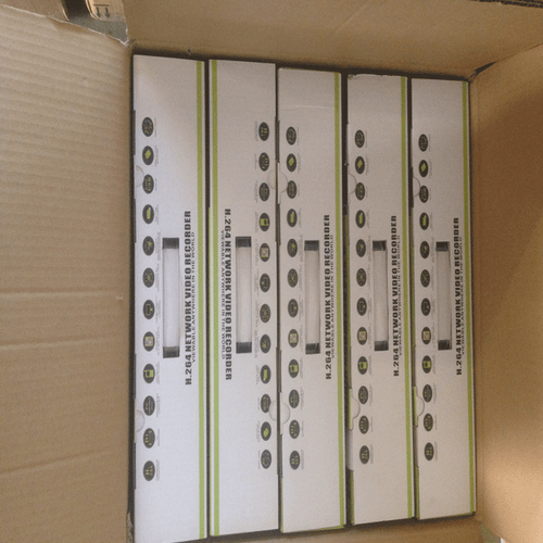 4Channel  High-Definition DVR support 720P Analog HD-AHD Camera System - Picture 3 of 3