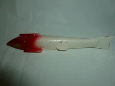 Vintage 7-1/2 Inch Red/White Wooden Unbranded Ice Spearing Decoy  Lot G-686