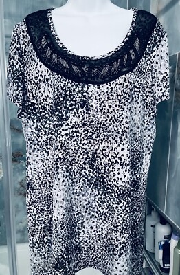 Notations SZ 1X  Beautiful Black/White Beaded SS Blouse