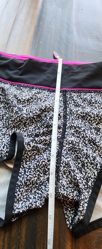 Lululemon (pacchetto 2 pezzi) Pantaloncini In The Flow Super Squad rosa/nero verde/b taglia 6 - Foto 11 di 21