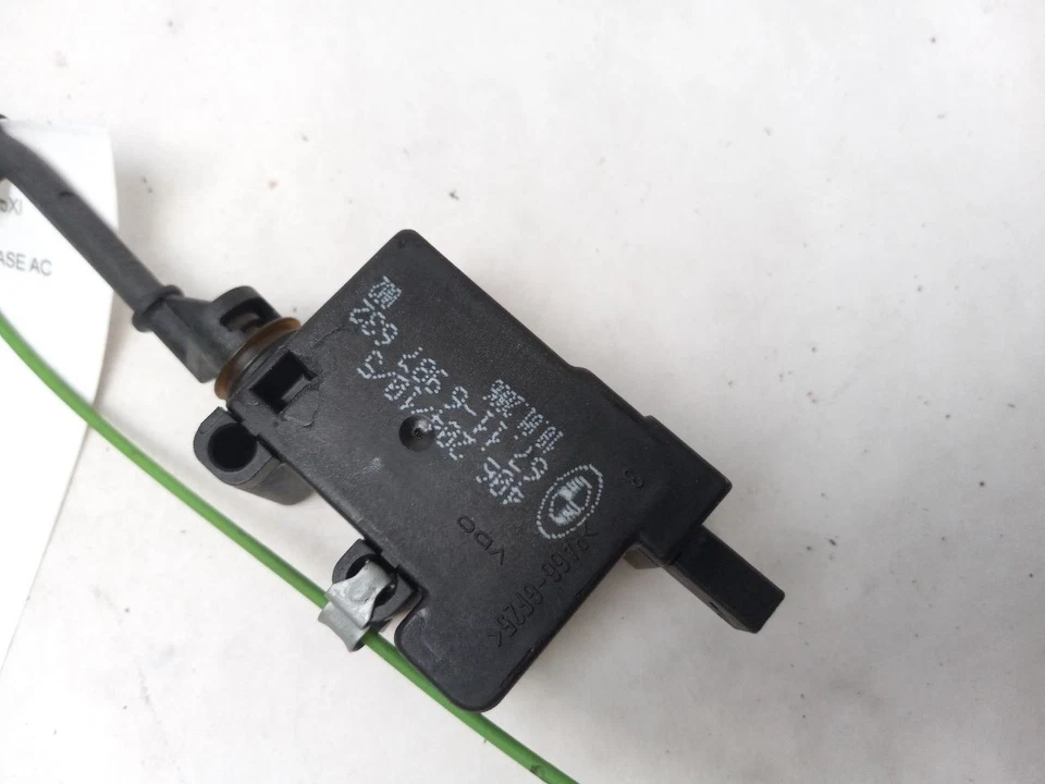 ACTUADOR DE LIBERACIÓN DE TAPA DE PUERTA DE LLENADO DE COMBUSTIBLE para BMW 325 XI 2006 OEM 67116987632 Foto 2 de 4