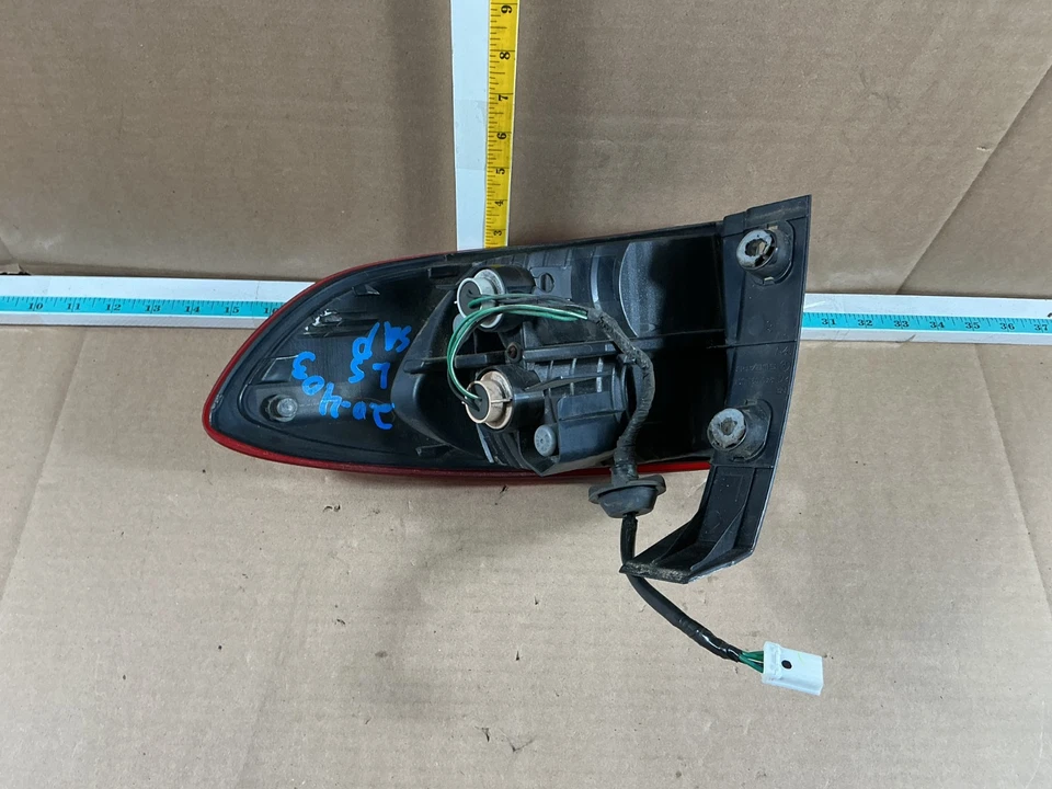 Luz trasera lateral izquierda/conductor Subaru Tribeca B9 2006-2007 montada en cuarto OEM Foto 4 de 4