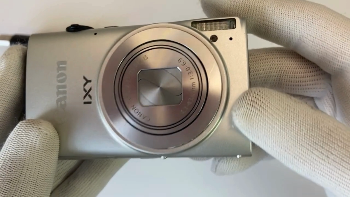 Canon Digital Camera IXY 610f Silver 12.1 Million Pixels 10x